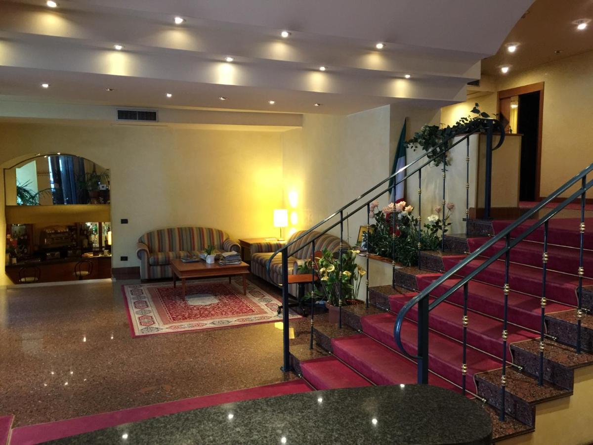 Savant Hotel Lamezia Terme Eksteriør bilde