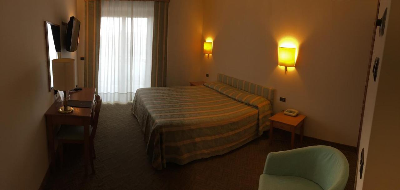 Savant Hotel Lamezia Terme Eksteriør bilde